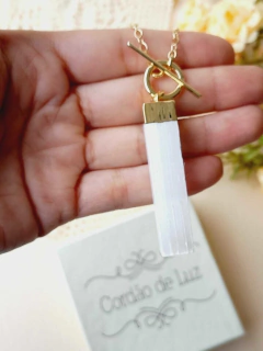 COLAR ELOS COM A PEDRA NATURAL SELENITA - comprar online