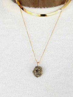 COLAR PEDRA NATURAL PIRITA PEQUENA - loja online