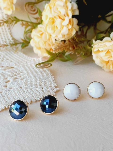 BRINCO REDONDO PEDRA NATURAL FACETADA