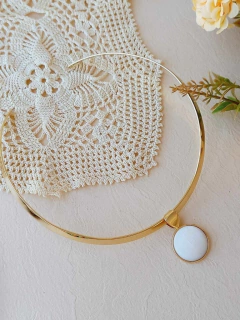 COLAR CHOKER COM PEDRA NATURAL na internet