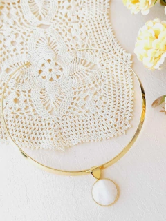 COLAR CHOKER COM PEDRA NATURAL na internet