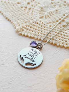 COLAR DUPLO MANTRA ENTREGO, CONFIO, ACEITO E AGRADEÇO COM PEDRA NATURAL - loja online