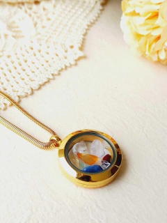 COLAR CAPSULA COM MINI CASCALHOS DE CRISTAIS NATURAIS - Cordão de Luz Joias Finas