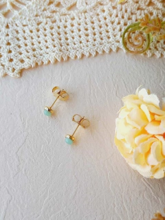 BRINCO PONTO DE LUZ PEDRA NATURAL QUARTZO VERDE na internet