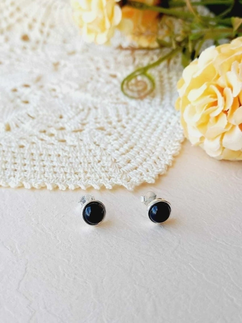 BRINCO PRATA 925 COM PEDRA NATURAL AGATHA NEGRA