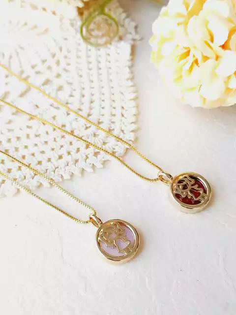 COLAR MENINA COM PEDRA NATURAL EM FORMATO REDONDO