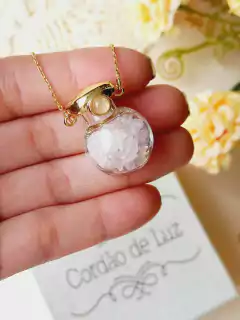 COLAR CAPSULA EM VIDRO COM MINI CASCALHOS DE CRISTAIS NATURAIS - comprar online