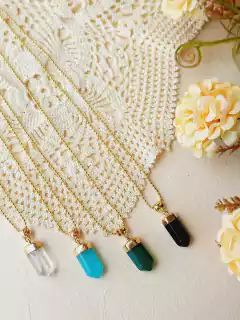 COLAR PRISMA GEOMÉTRICO PEDRA NATURAL