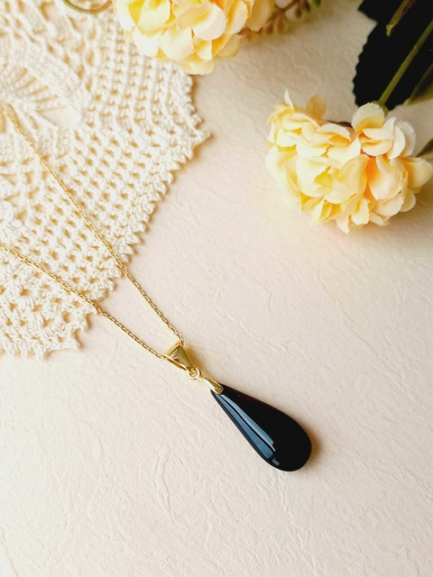COLAR COM PINGENTE GOTA PEDRA NATURAL ONIX - comprar online
