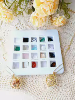 KIT COLAR COM 20 PEDRAS NATURAIS CHAMADOR DE ANJO E DIFUSOR AROMATICO