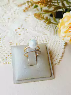 ANEL CRAVEJADO DE ZIRCONIAS COM PEROLA SHELL - comprar online