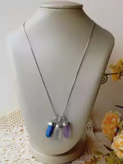 COLAR TRIO PRISMA DE CRISTAIS SODALITA CRISTAL DE ROCHA E AMETISTA - comprar online