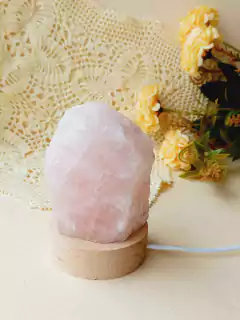 LUMINARIA COM PEDRA NATURAL QUARTZO ROSA
