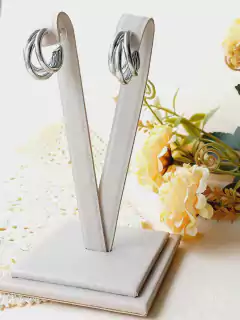 BRINCO DE ARGOLA TRIPLA MÉDIO - Cordão de Luz Joias Finas