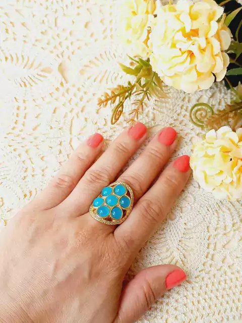 ANEL CRAVEJADO DE MINI ZIRCONIAS COM 7 PEDRAS NATURAIS DE AGATHA AZUL CÉU