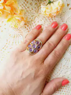 ANEL CRAVEJADO DE MINI ZIRCONIAS COM 7 PEDRAS NATURAIS DE AMETISTA - Cordão de Luz Joias Finas