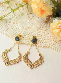 BRINCO ALONGADO ARABESCO VAZADO EM DRUSA - Cordão de Luz Joias Finas