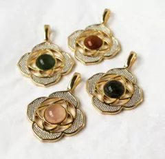 COLAR FLOR DE LOTUS COM PEDRA NATURAL OLHO DE TIGRE - comprar online