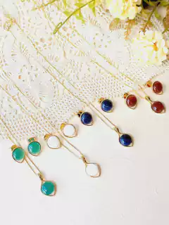 Imagem do CONJUNTO REDONDO GOTA COM PEDRA NATURAL SODALITA