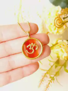 COLAR OM PEDRA NATURAL AGATHA VERMELHA na internet