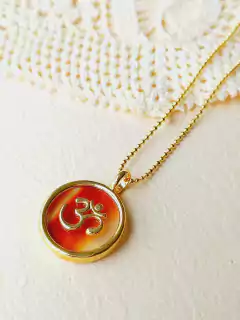 COLAR OM PEDRA NATURAL AGATHA VERMELHA - Cordão de Luz Joias Finas