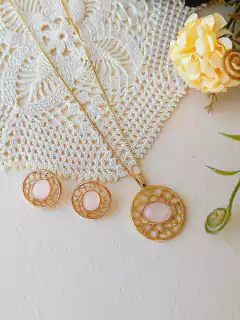 CONJUNTO GEOMETRICO COM PEDRA NATURAL QUARTZO ROSA na internet