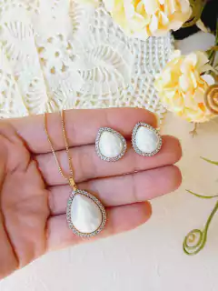 Imagem do CONJUNTO PÉROLA SHELL COM APLICAÇÕES DE ZIRCONIAS