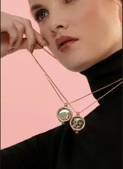 COLAR CÁPSULA COM CHARMS PEDRAS NATURAIS EDIÇÃO LIMITADA - Cordão de Luz Joias Finas