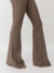 Calça flare plus size chic