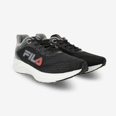 ZAPATILLA FILA MAGNUS HOMBRE NEGRO/CINZA/ROJO (F01AT00021-879) - Mundo Sport