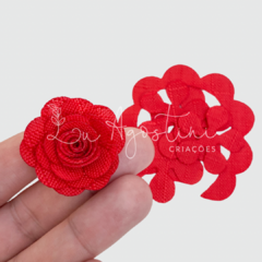 Rosinha montável tecido textura linho vermelho- 3cm- 25 recortes, 5 rosas
