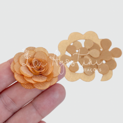Rosinha montável tecido fino dourado escuro- 3cm- 25 recortes, 5 rosas