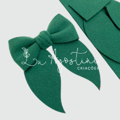 Laço montável ponta curva tecido de lã verde natalino- 9x12cm- 3 recortes- 1 laço