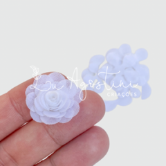 Rosinha montável tecido voal branco- 2,5cm- 25 recortes, 5 rosas
