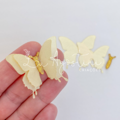 Borboleta dupla com miolo amarelo claro- 4x3,5cm- 15 recortes, 5 borboletas