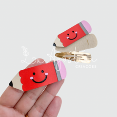Capinha montável lápis vermelho- 3 itens- 1 presilha