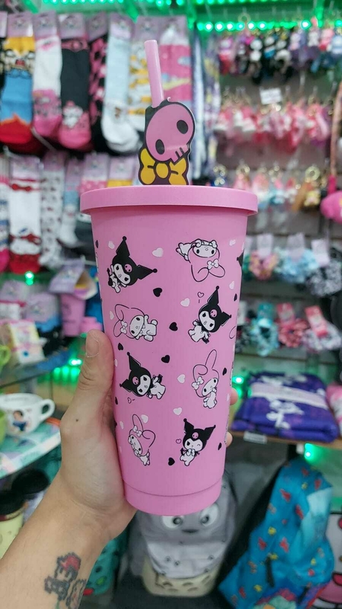 Vaso Kuromi y My Melody con sorbete