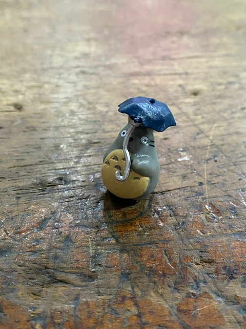 Figura Mini Totoro con paraguas - Mi Vecino Totoro