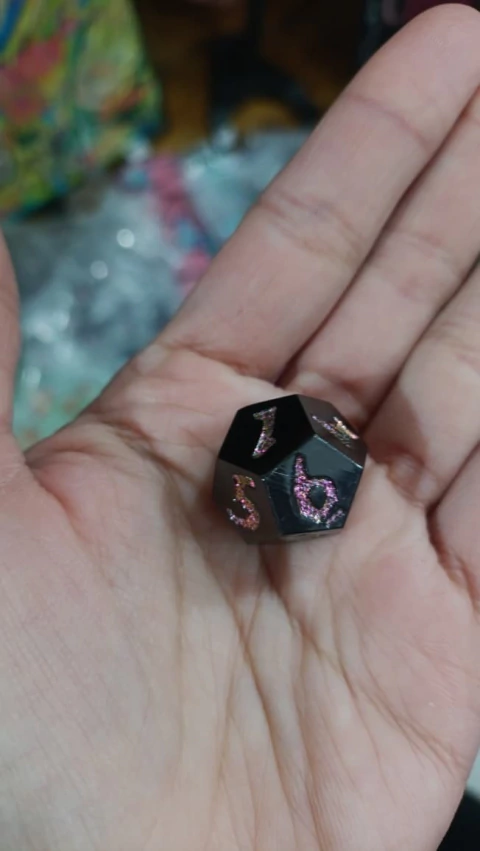 Set Dados Rol Metálicos oscuros con número en Rosa con Glitter - comprar online