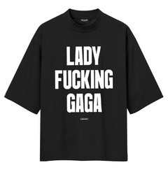 Oversized Fucking Gaga na internet