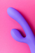 Vibrador Rabbit da Good Vibres em fundo rosa