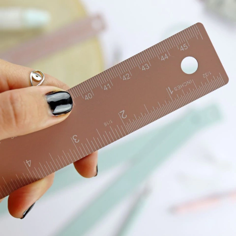 Alúa Cid: Regla Rosa 18" (45cm)