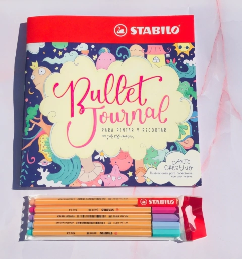 SET ARTE CREATIVO STABILO: LIBRO BULLET JOURNAL CREADO POR MISS PEPERINA + PACK DE 5 MICROFIBRAS POINT 88 EN COLORES PASTEL