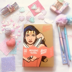 Cuaderno A5 Mujer Maravilla de Mooving ( Wonder Woman)
