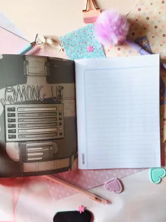 Mooving: Cuaderno A5 tapa flexible rayado: Among Us Impostor en internet