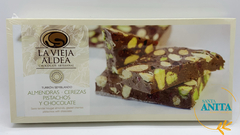 La Vieja Aldea - Turrón semiblando con almendras, cerezas, pistachos y chocolate