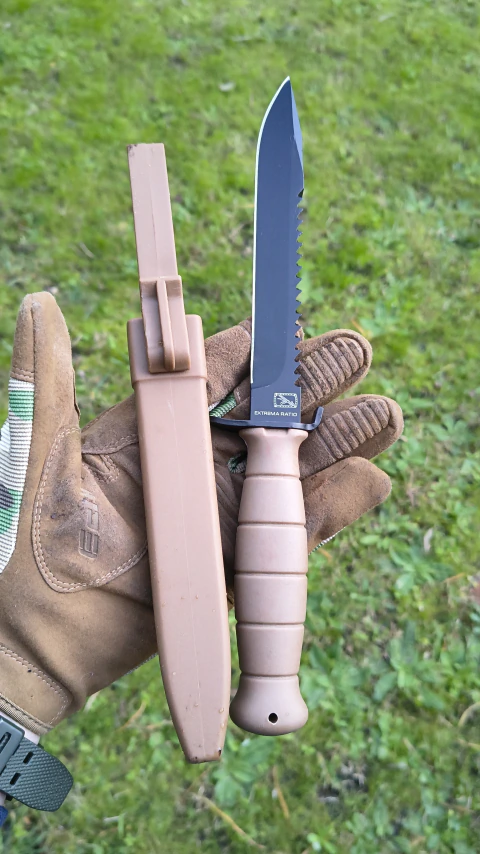 Cuchillo táctico multi propósito estilo Glock fm