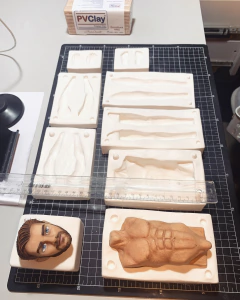 Ref.1320 kit corpo completo com cabeça cartoon versão masculina 30 a 32 centímetros de altura GIGANTÕES - comprar online