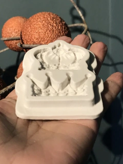 Molde duas coroas na internet