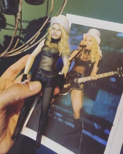 027-Molde rosto feminino seria escala 1/10 entre 2,3 a 2,7cm de altura on internet